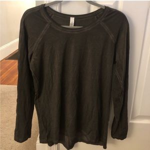 Lululemon Long Sleeve size 6 Ever Ready